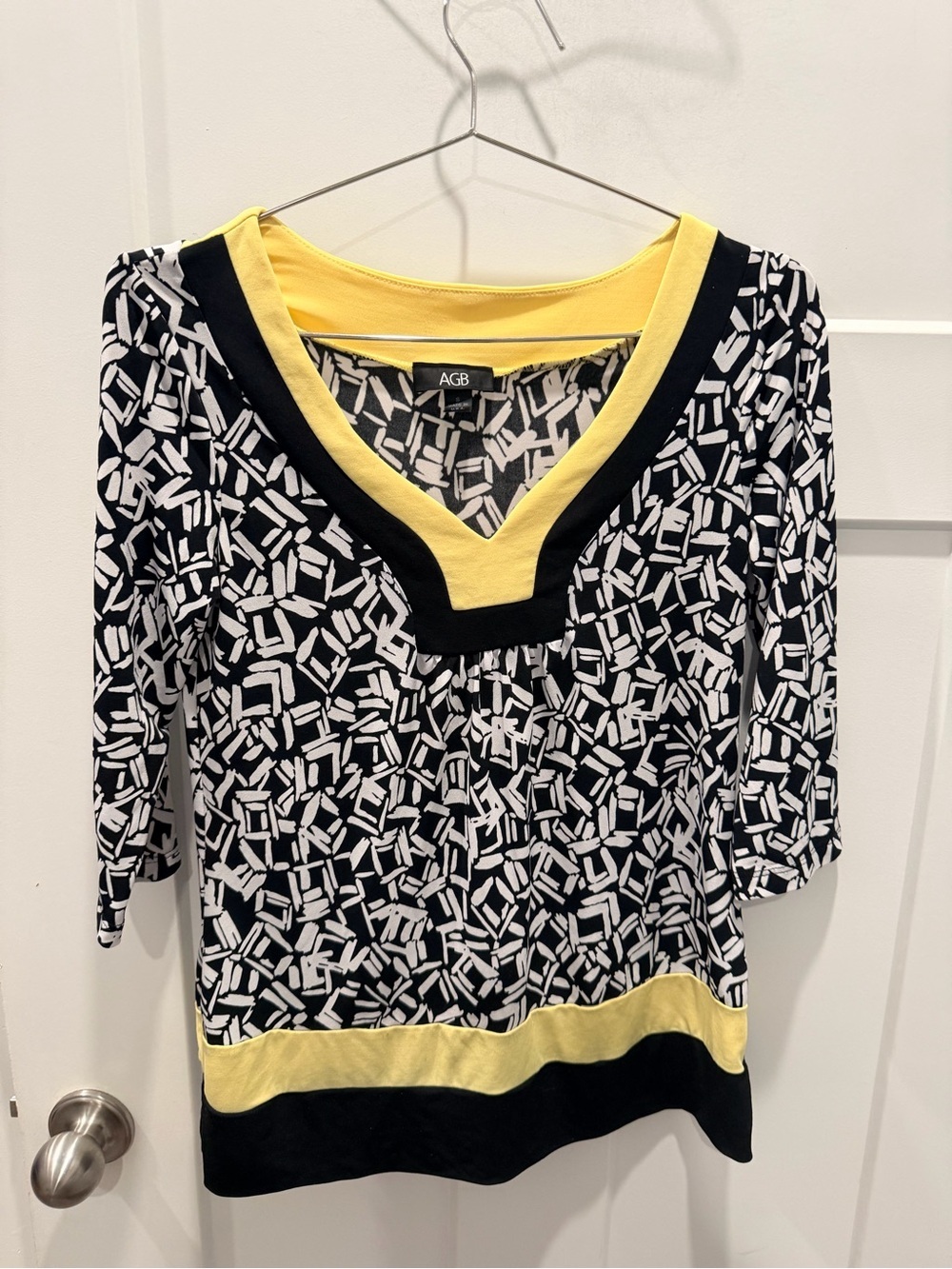 AGB Geometric Print Top Small Black White Yellow Career Stretch Blouse USA